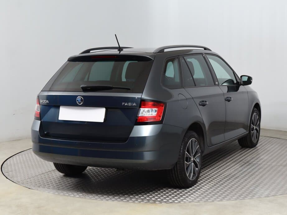 2015 Škoda FABIA - 7