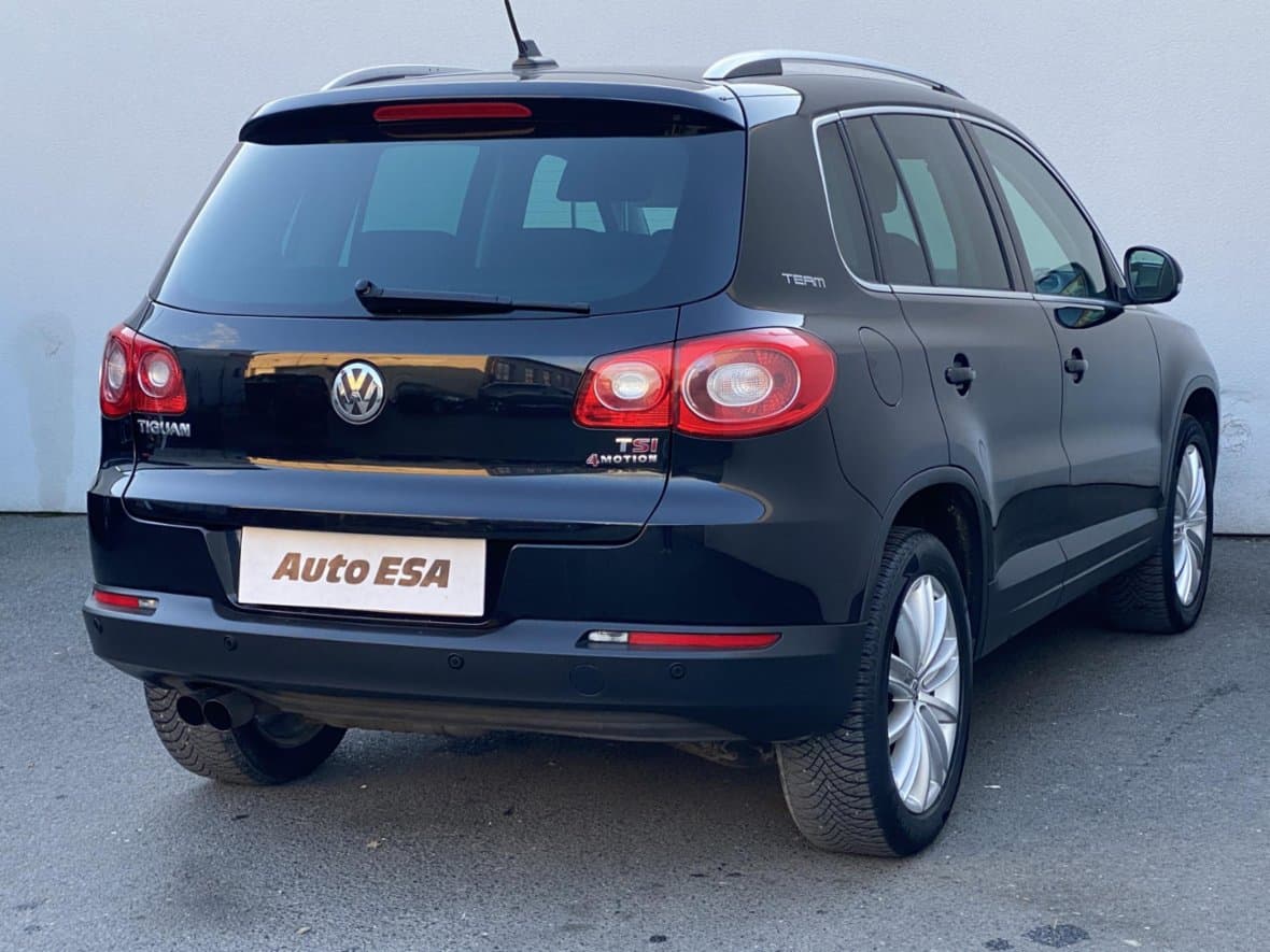 2010 Volkswagen TIGUAN - 4