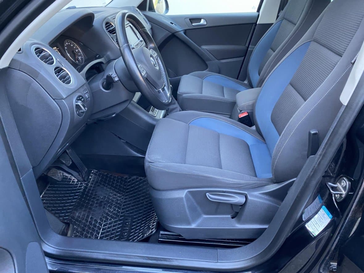 2010 Volkswagen TIGUAN - 9