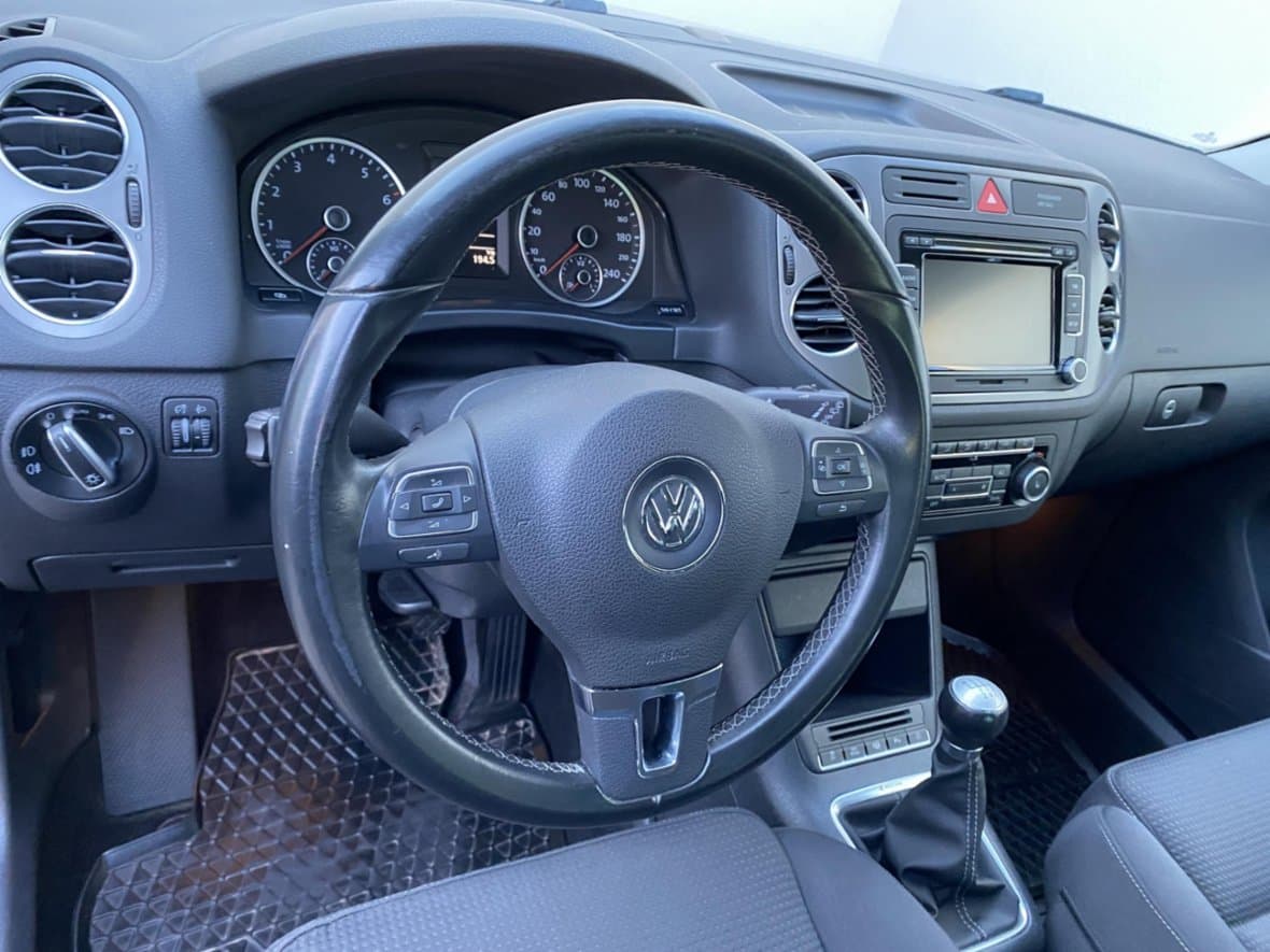 2010 Volkswagen TIGUAN - 12