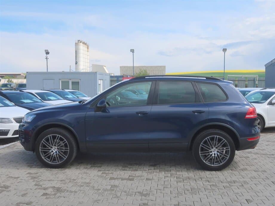 2012 Volkswagen TOUAREG - 4