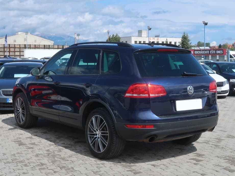 2012 Volkswagen TOUAREG - 5