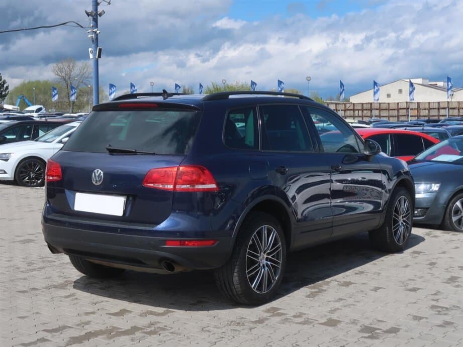 2012 Volkswagen TOUAREG - 7