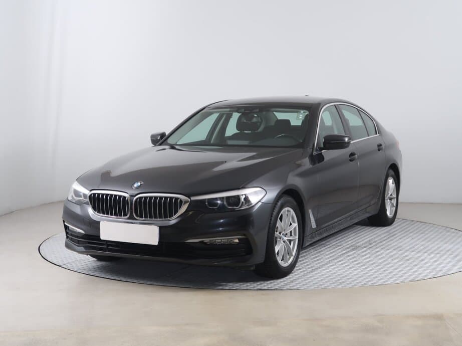 2018 BMW 5-SERIES - 3