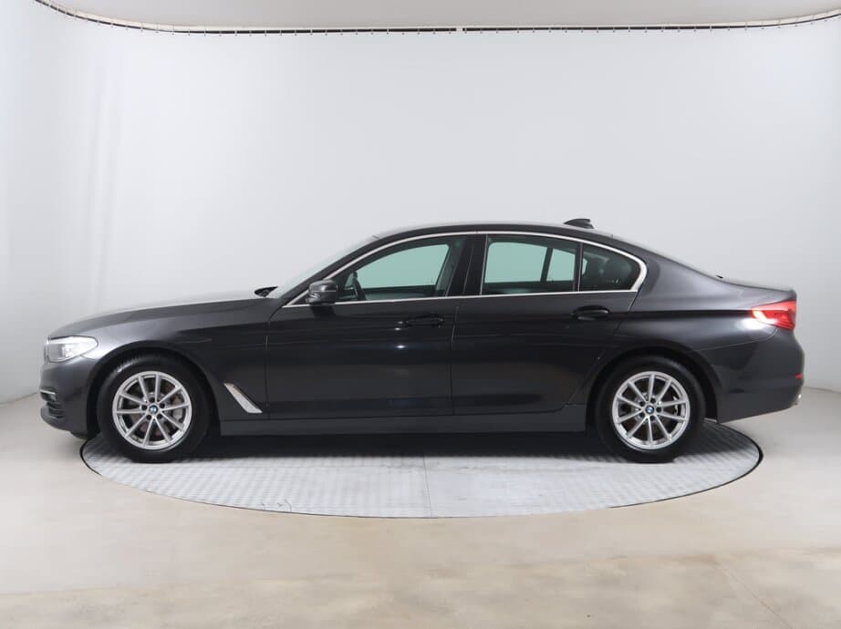 2018 BMW 5-SERIES - 4