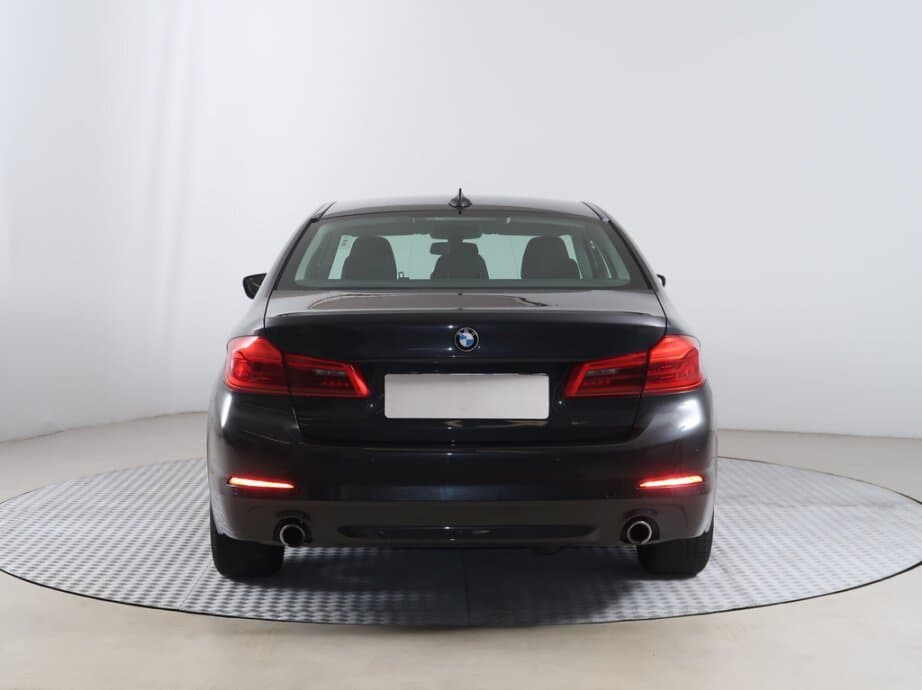 2018 BMW 5-SERIES - 6