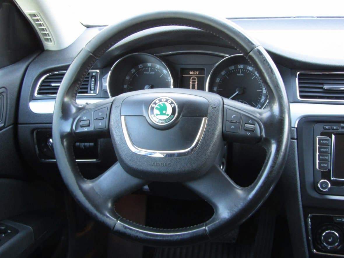 2009 Škoda SUPERB - 15