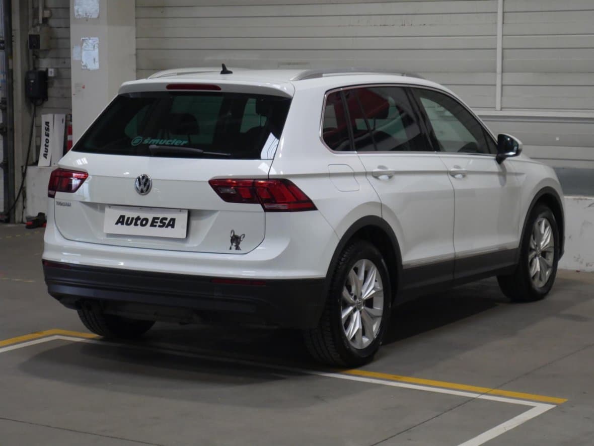 2017 Volkswagen TIGUAN - 4