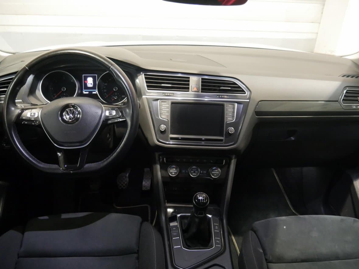 2017 Volkswagen TIGUAN - 8
