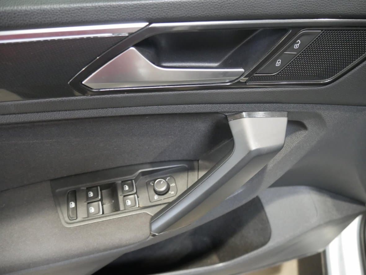 2017 Volkswagen TIGUAN - 11