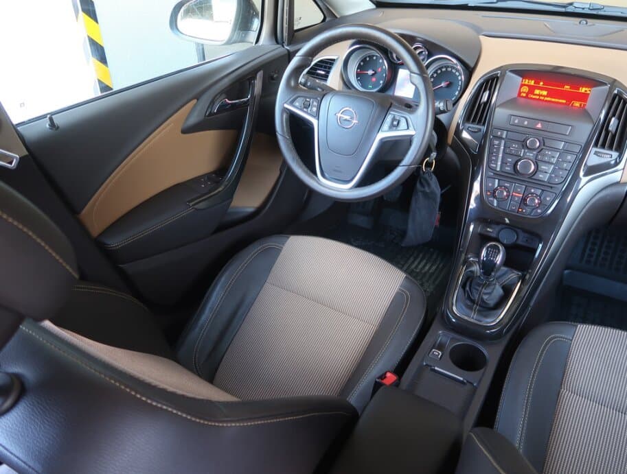 2014 Opel ASTRA - 9