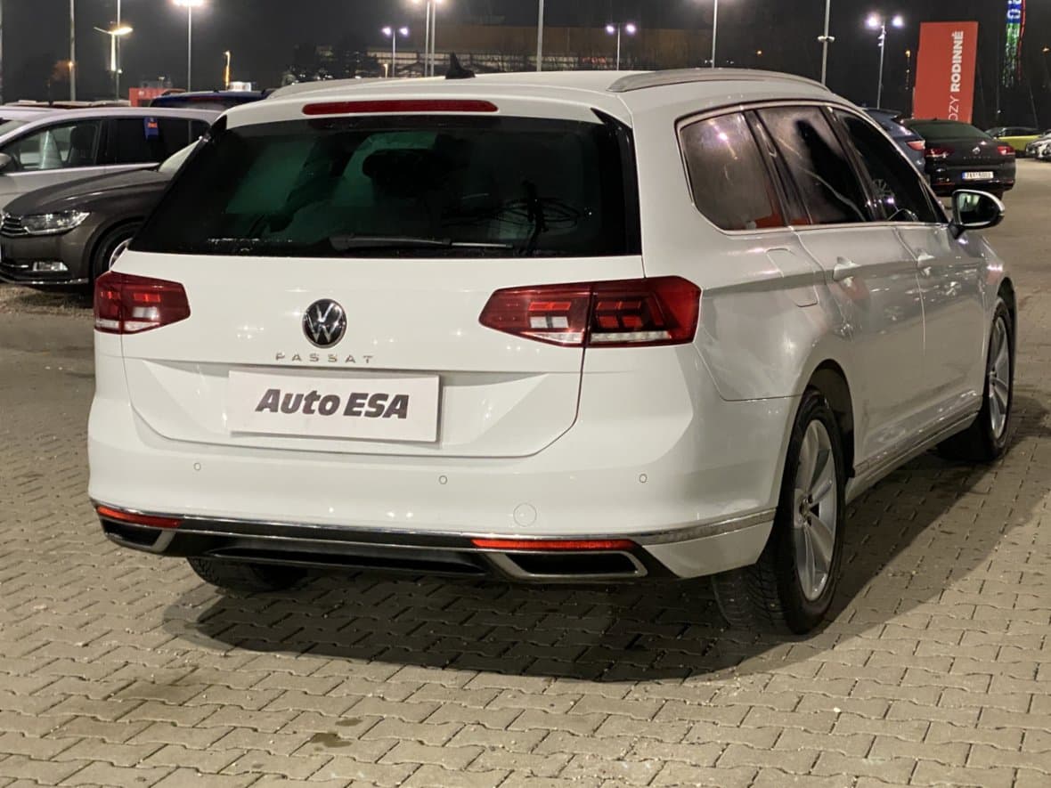 2021 Volkswagen PASSAT - 7
