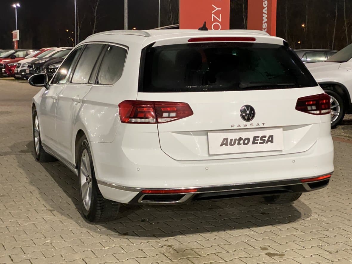 2021 Volkswagen PASSAT - 11