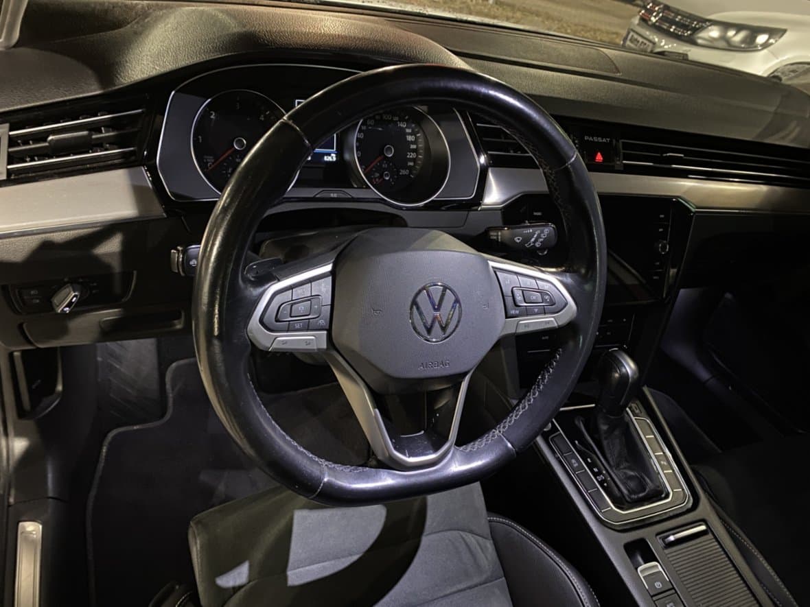 2021 Volkswagen PASSAT - 25