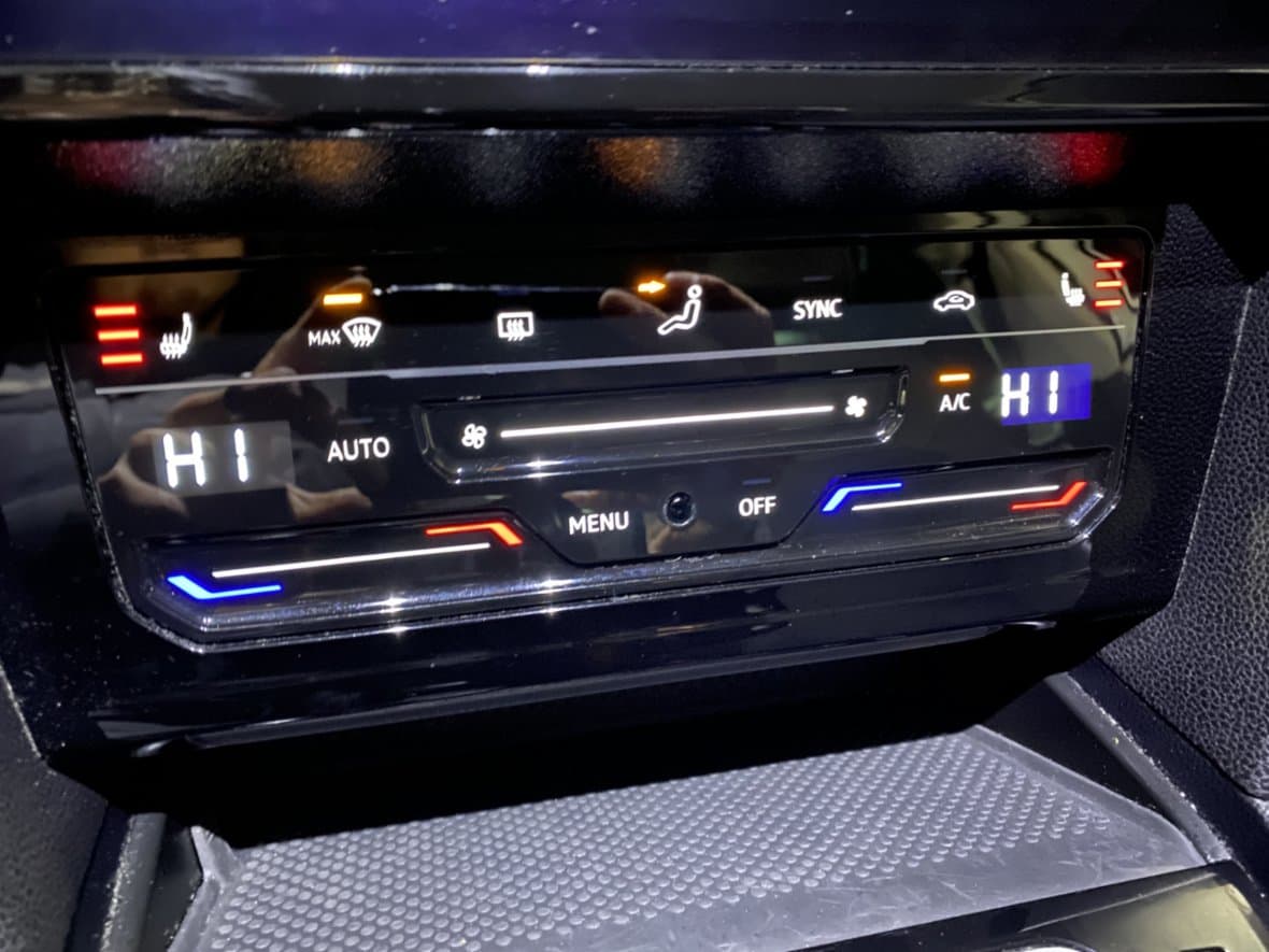 2021 Volkswagen PASSAT - 31