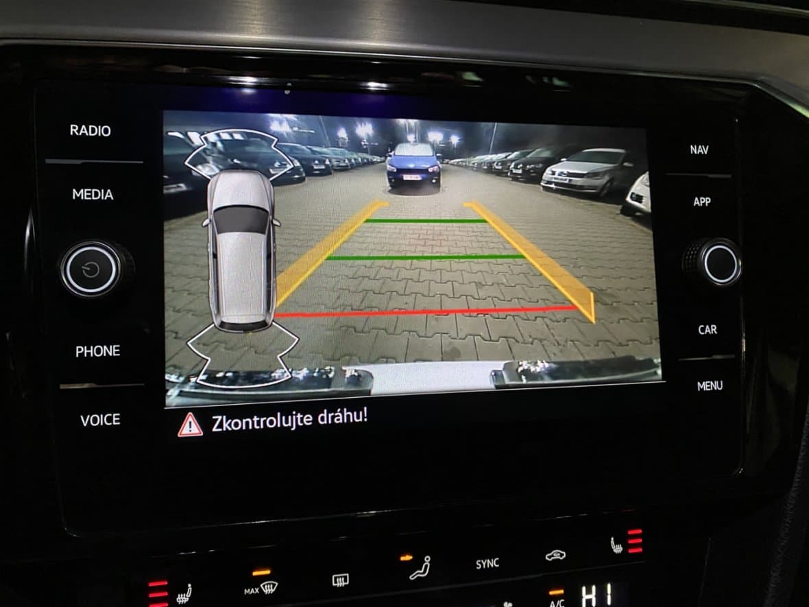 2021 Volkswagen PASSAT - 33