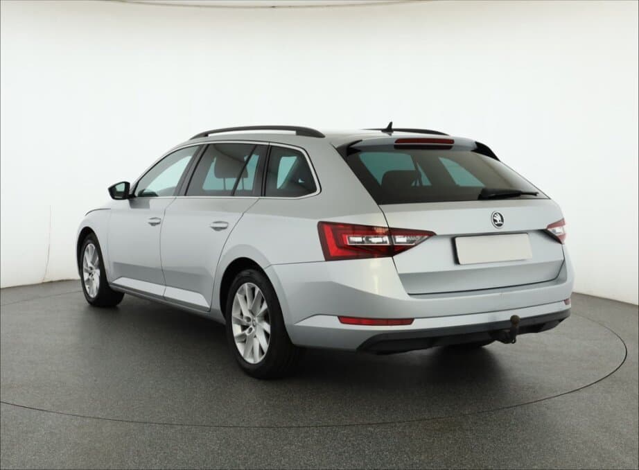 2018 Škoda SUPERB - 5
