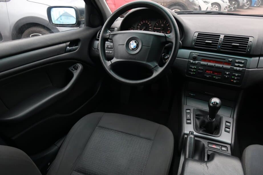 2005 BMW 3-Series - 9
