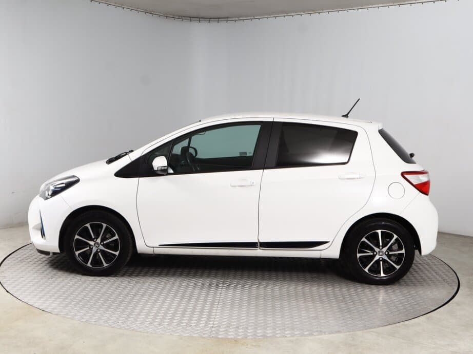 2018 Toyota YARIS - 7