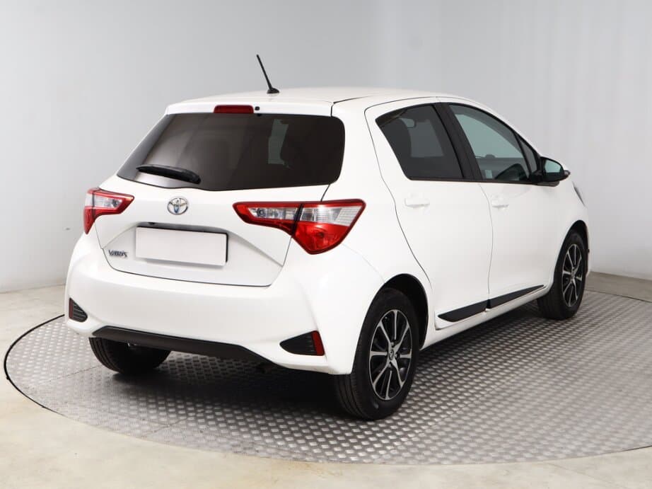 2018 Toyota YARIS - 13