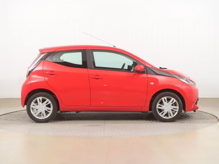2016 Toyota AYGO - 8