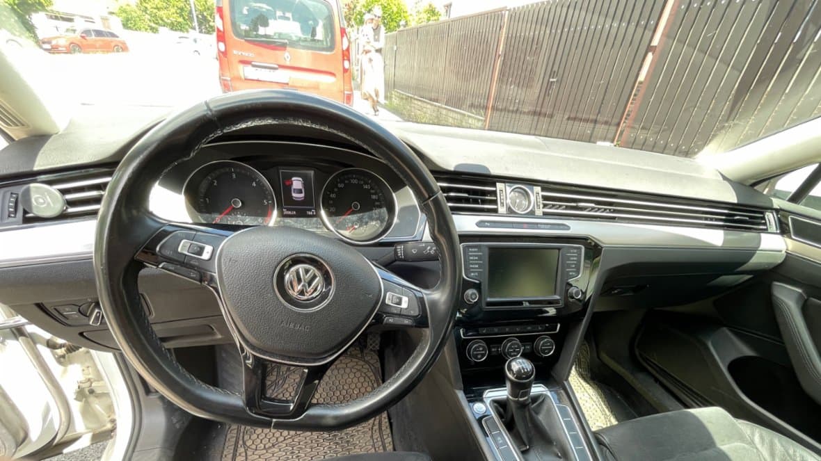 2017 Volkswagen PASSAT - 3