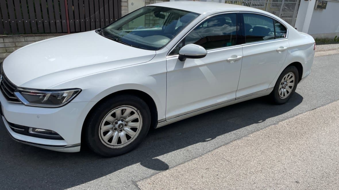 2017 Volkswagen PASSAT - 5