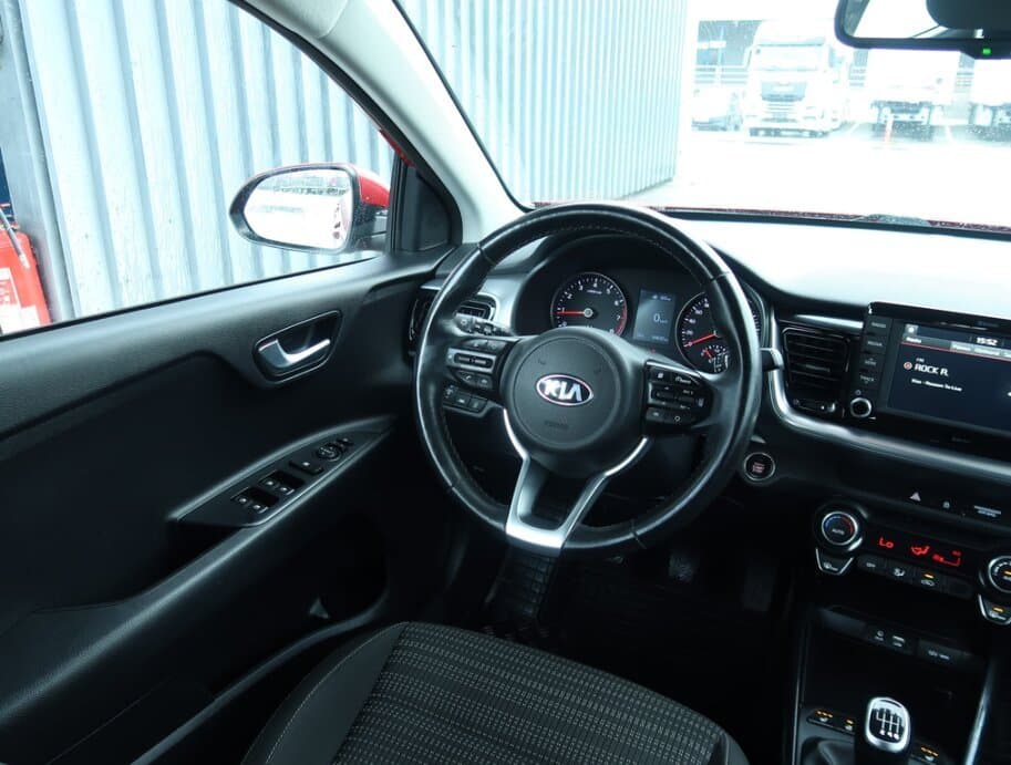 2020 Kia STONIC - 9