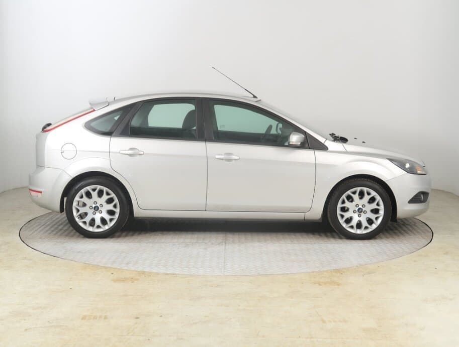 2009 Ford FOCUS - 8