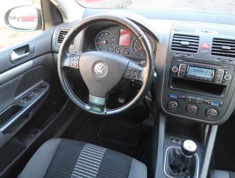 2008 Volkswagen Golf - 9