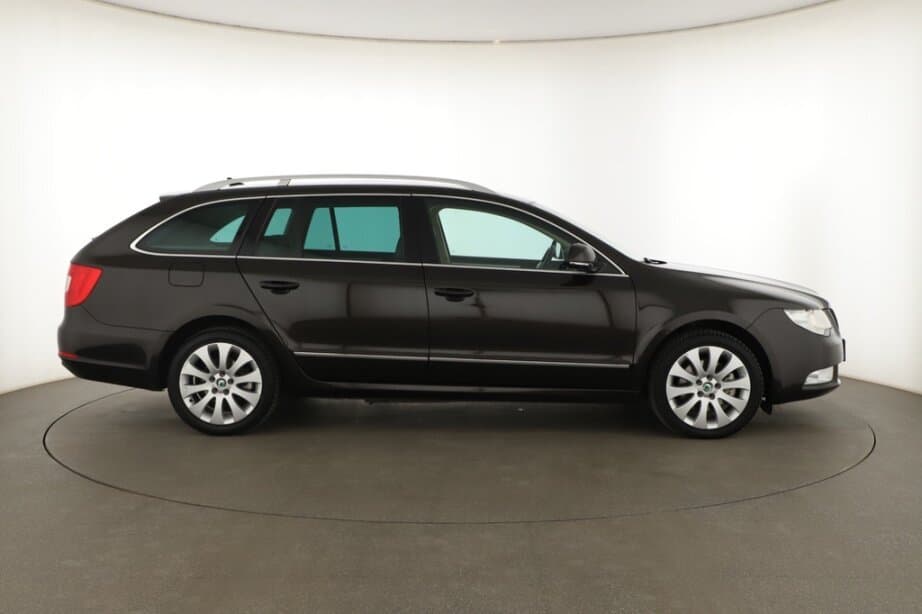 2012 Škoda SUPERB - 8