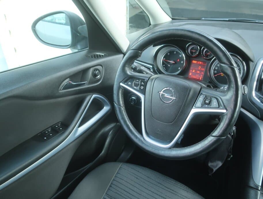 2016 Opel ZAFIRA - 9