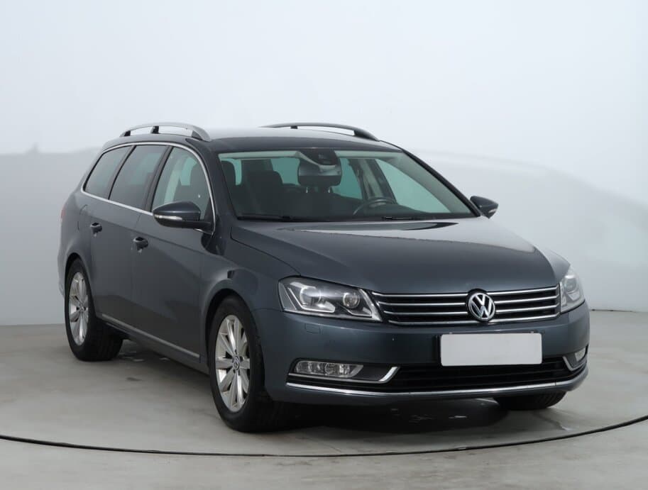 VW Passat, 2.0 TDI, Serv.kniha, Navi, Xenony,,