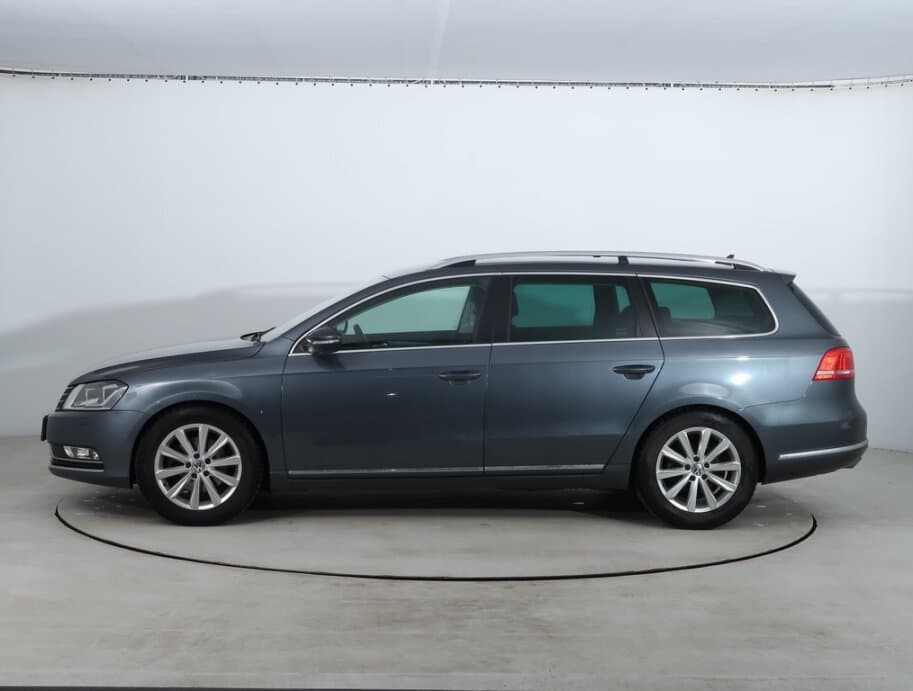 2013 Volkswagen Passat - 4