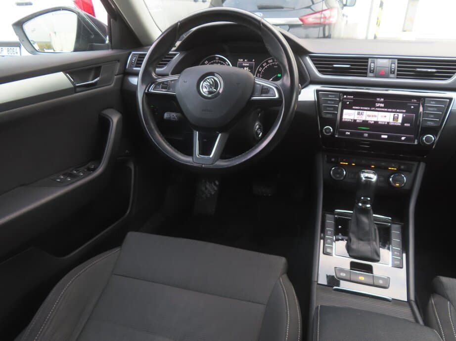 2016 Škoda SUPERB - 9
