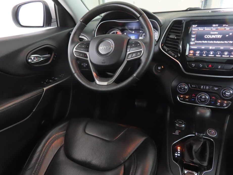 2019 Jeep CHEROKEE - 9