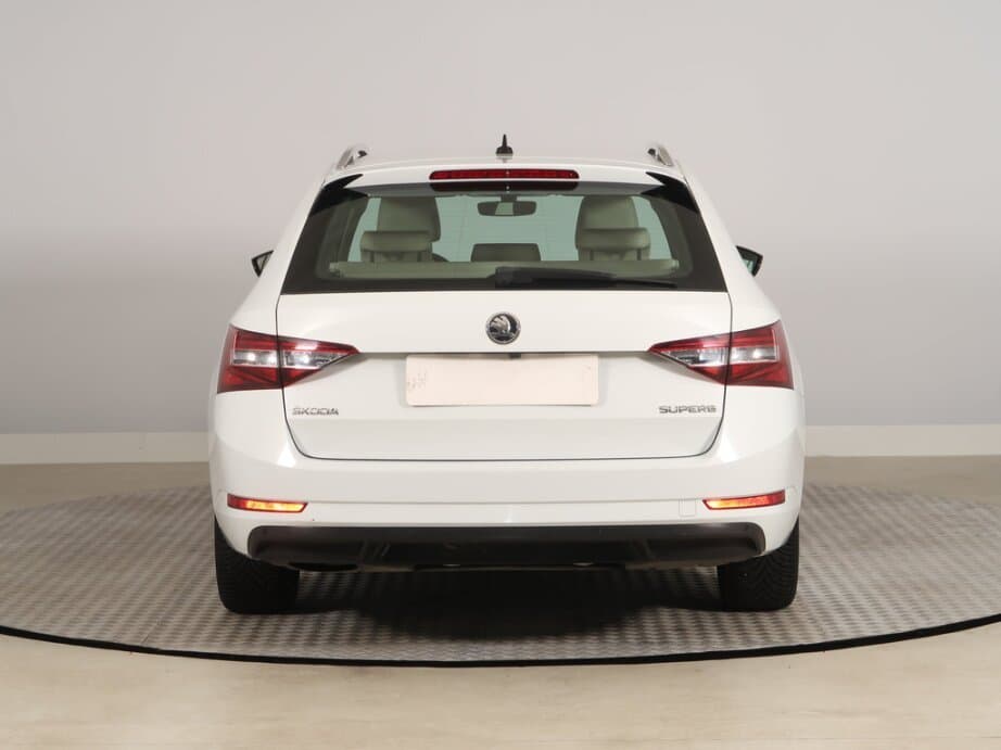 2015 Škoda SUPERB - 6