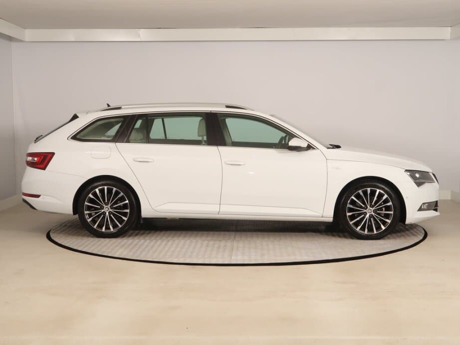 2015 Škoda SUPERB - 8
