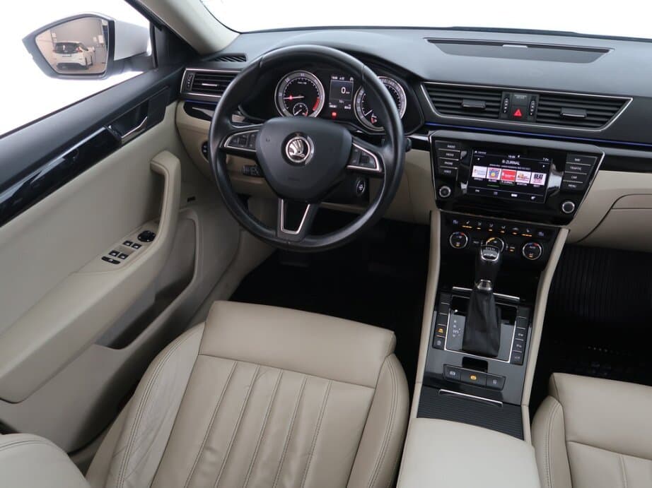 2015 Škoda SUPERB - 9
