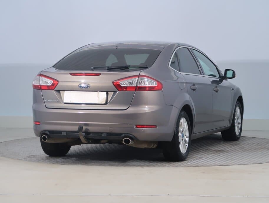 2011 Ford MONDEO - 7