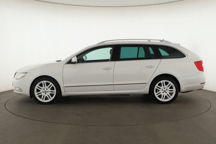 2011 Škoda SUPERB - 4