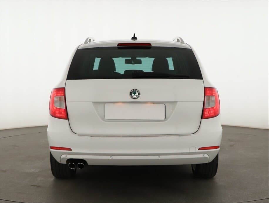 2011 Škoda SUPERB - 6