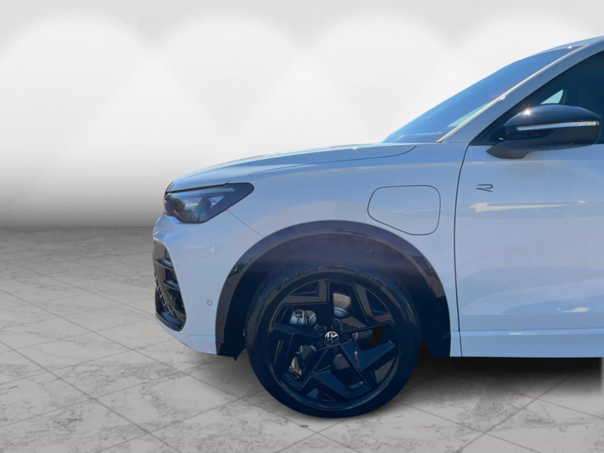 2025 Volkswagen Tiguan - 10