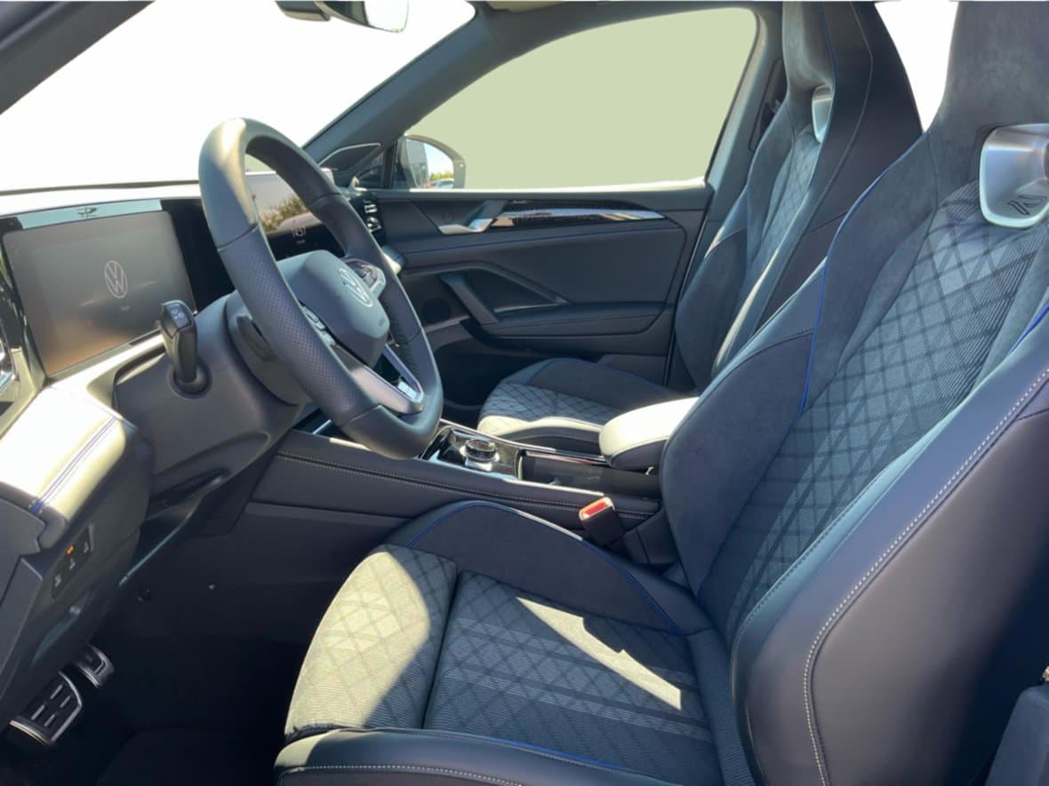 2025 Volkswagen Tiguan - 11