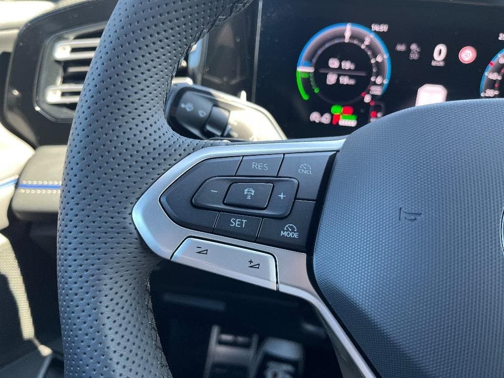 2025 Volkswagen Tiguan - 16