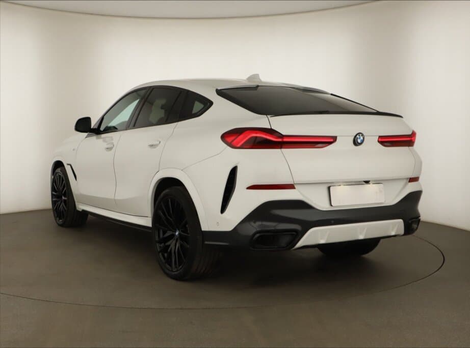 2022 BMW X6 - 5