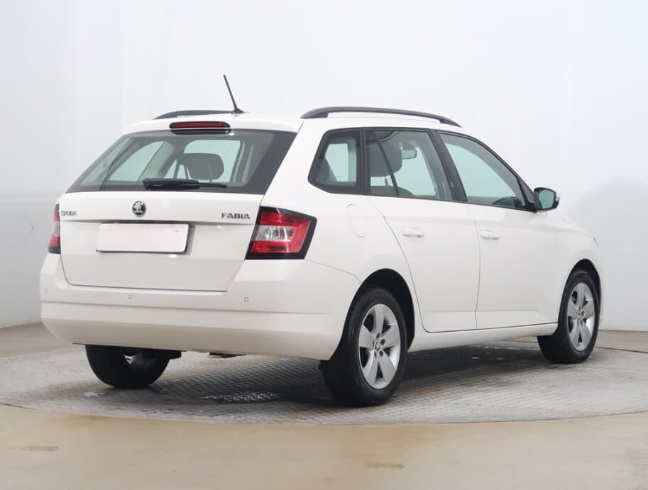 2016 Škoda FABIA - 7