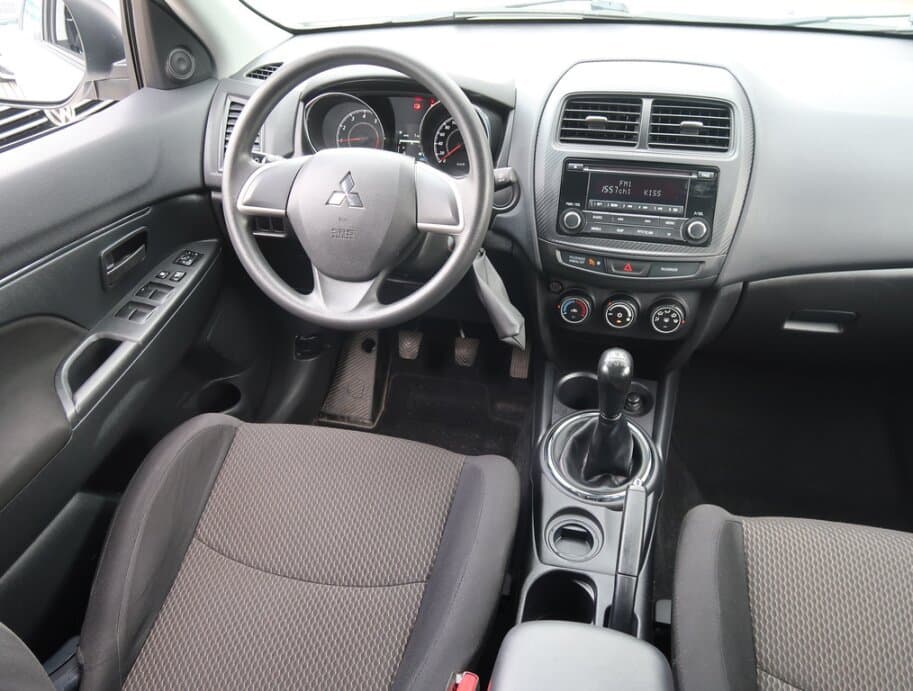 2015 Mitsubishi ASX - 9