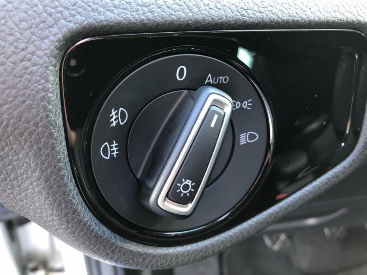 2013 Volkswagen Golf - 16