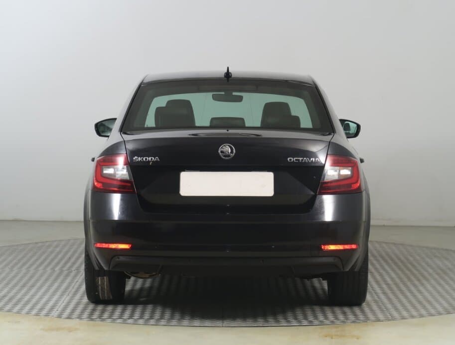 2018 Škoda OCTAVIA - 11